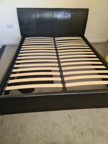 Kingsize bed frame